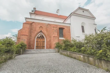 dawny kościół klasztorny pw. Michała Archanioła w Brześciu Kujawskim - widok z zewnątrz